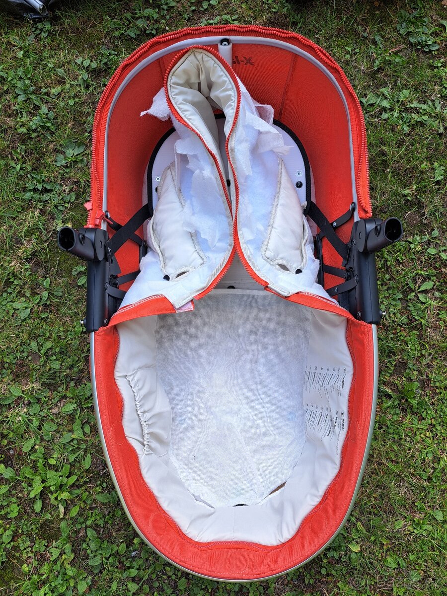 Kočárek X-lander a Maxi-cosi autosedačka Cabrio-fix s bází - 8