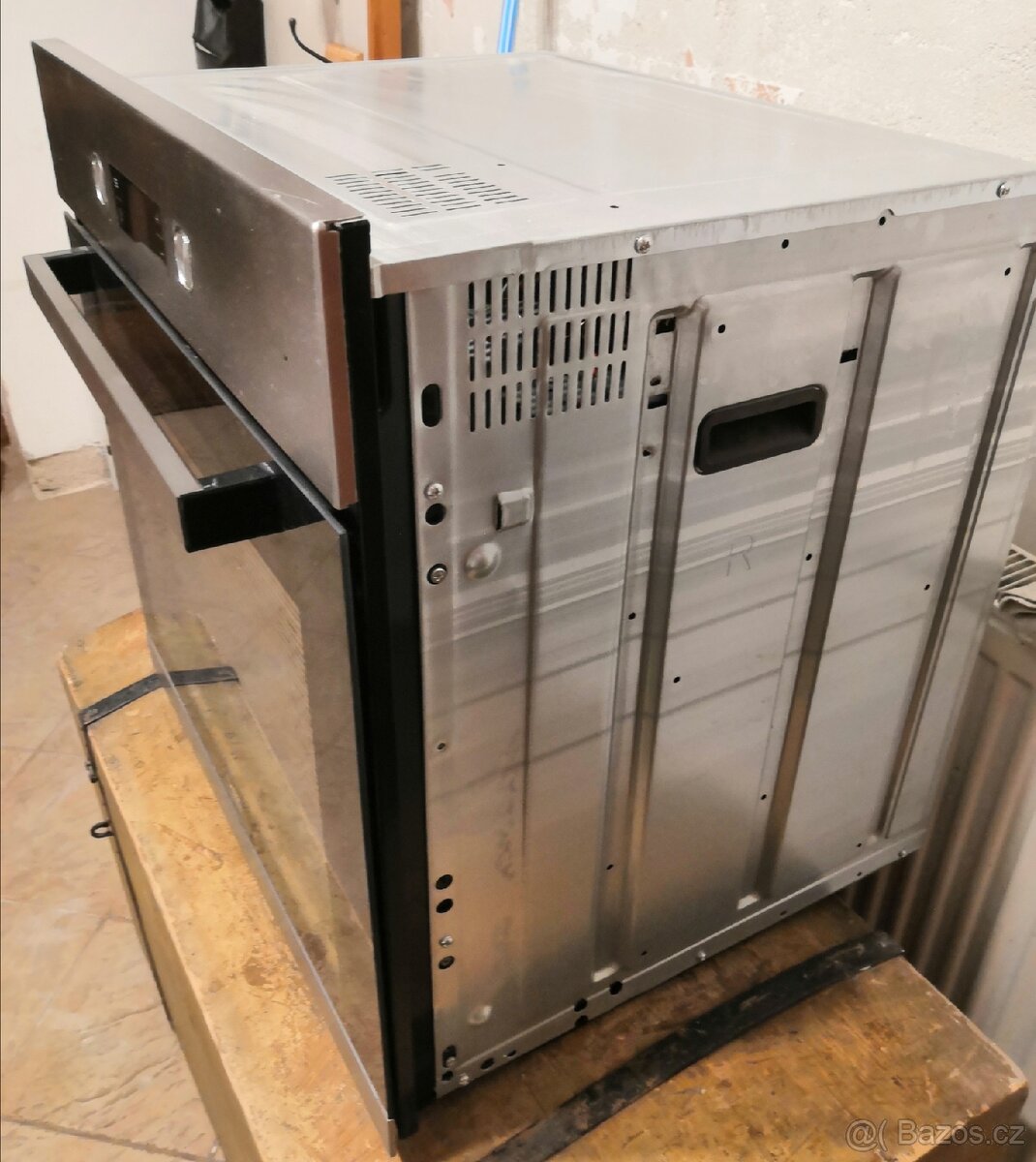 Vestavná trouba Beko 700kč - 8