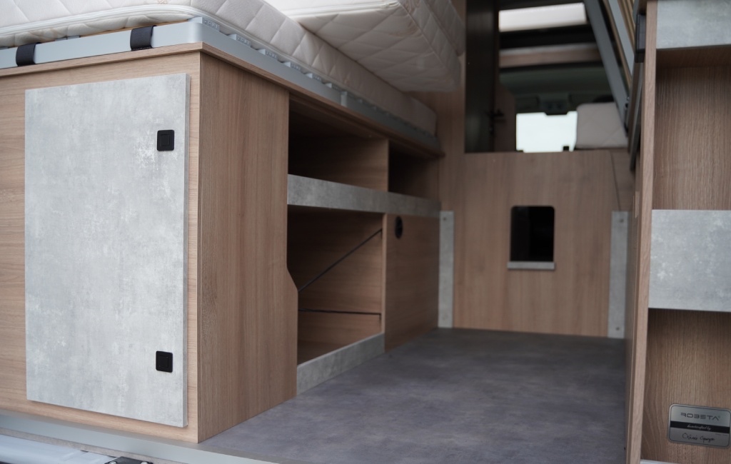 Robeta Womondo Sphinx sleva 231 000 Kč - 8