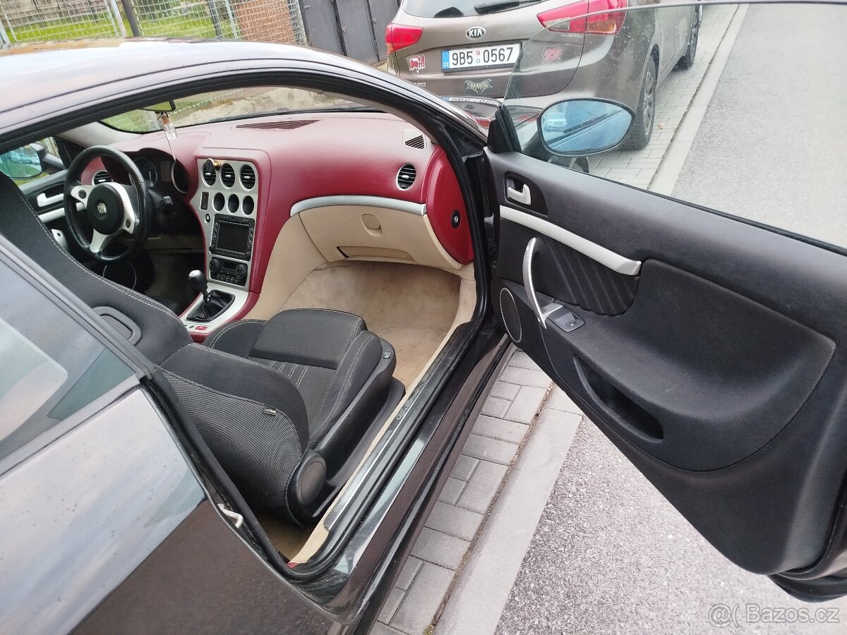 Alfa Romeo Brera - 8