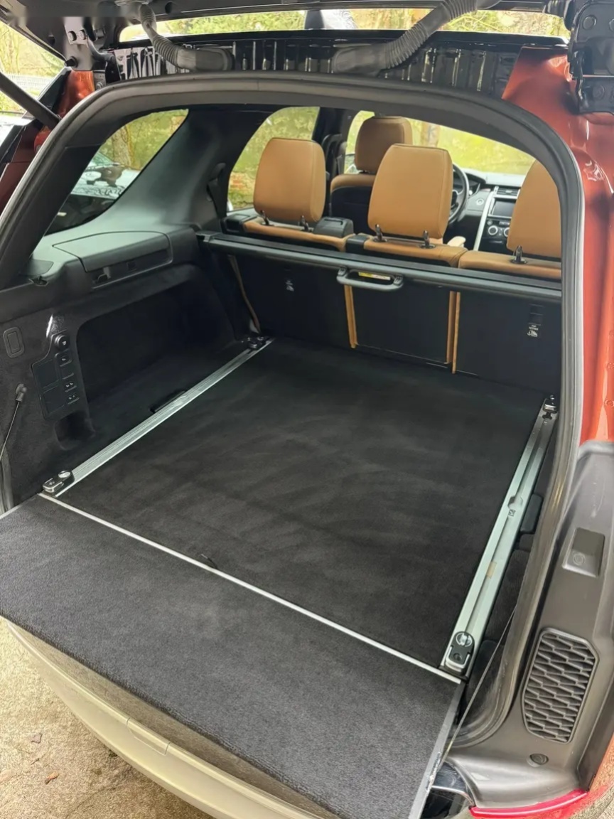 Land Rover Discovery, 3.0SDV6 ČR 1.MAJ EXTRA VÝBAVA - 8