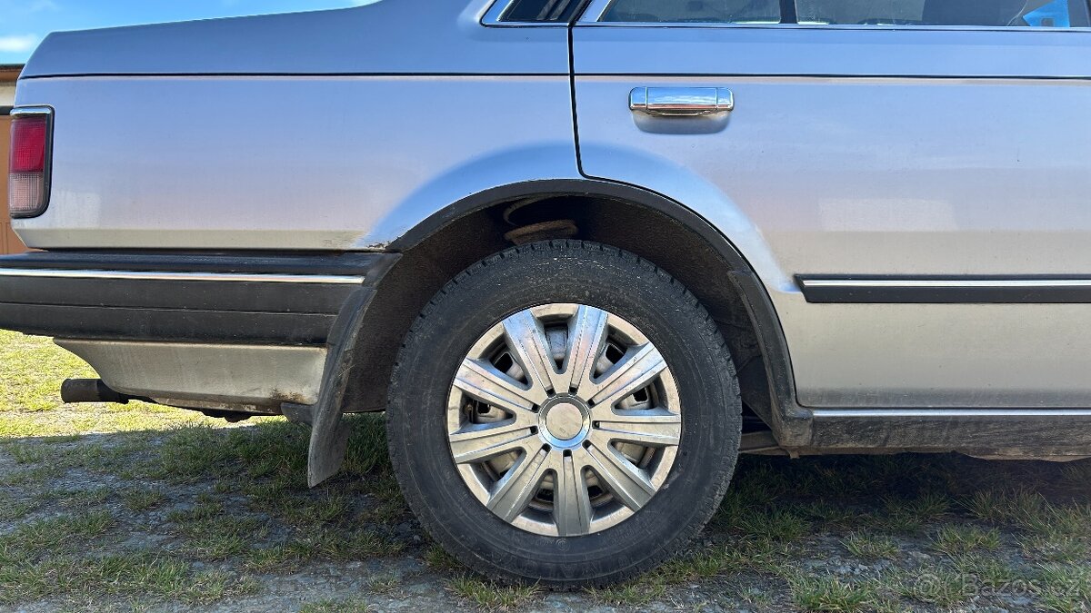 Mazda 323 1988 - 8