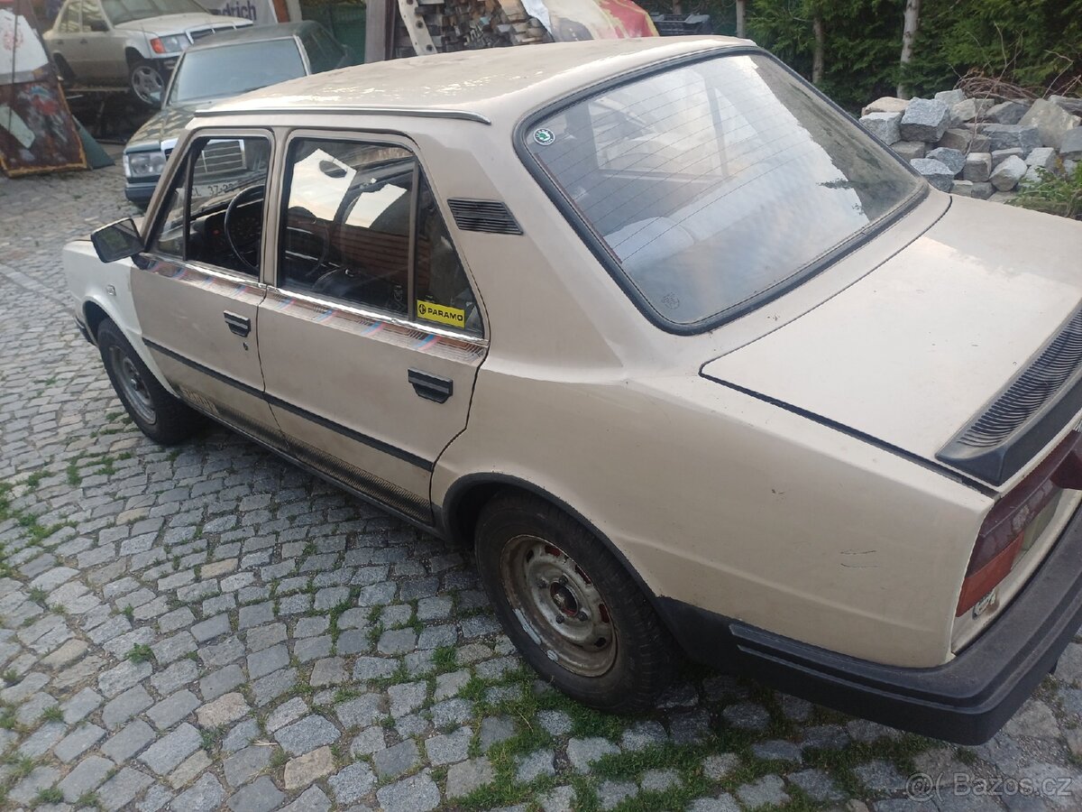 Škoda 125l s vlečnou nápravou - 8