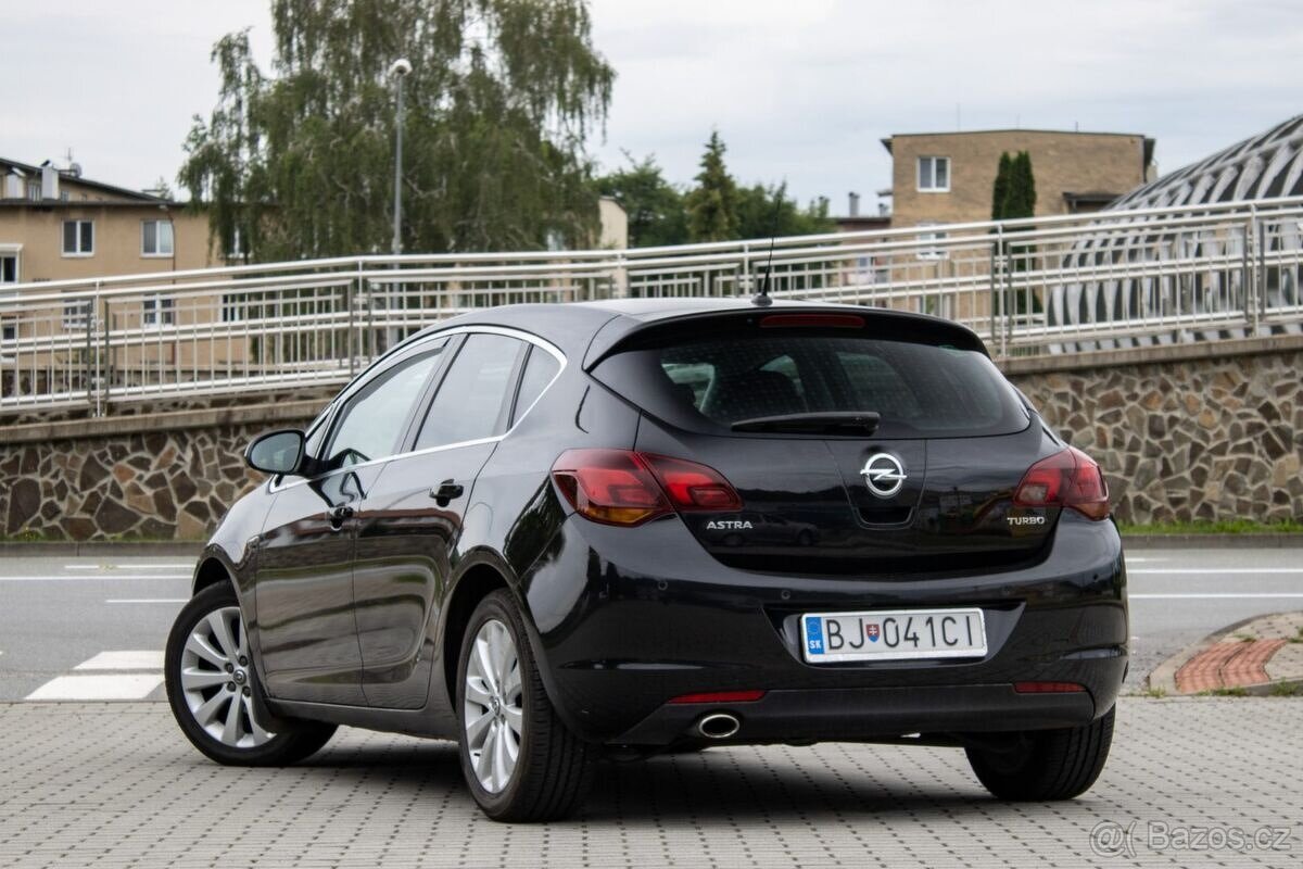 Opel Astra 1.4 Turbo LPG / 103kW / M6 / 2011 - 8