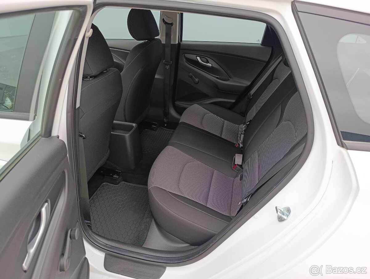 HYUNDAI i30 START 1.4 73kW ČR 1.MAJITEL - 8