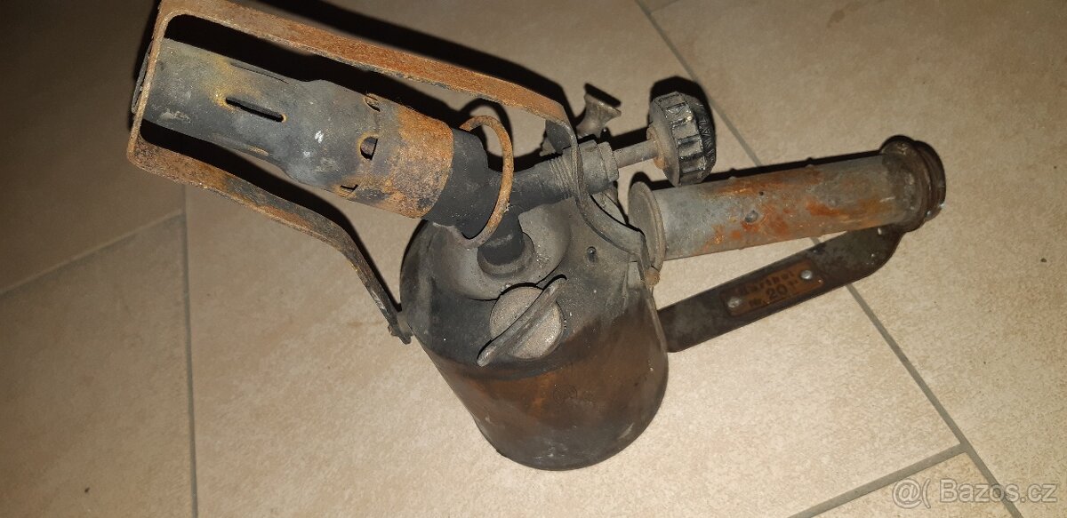 Spoustu starožitností z války na prodej - 8