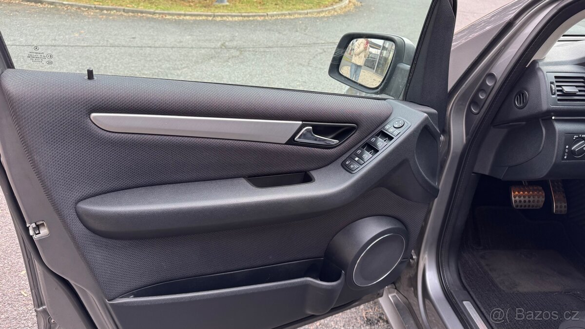 Mercedes-Benz B-200 2009r - 8