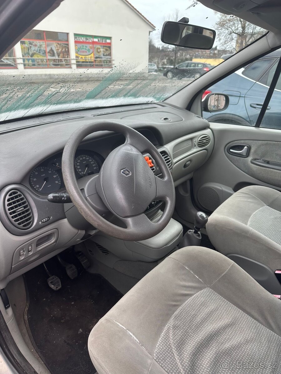 Renault Scenic 1,6 16 V - 8