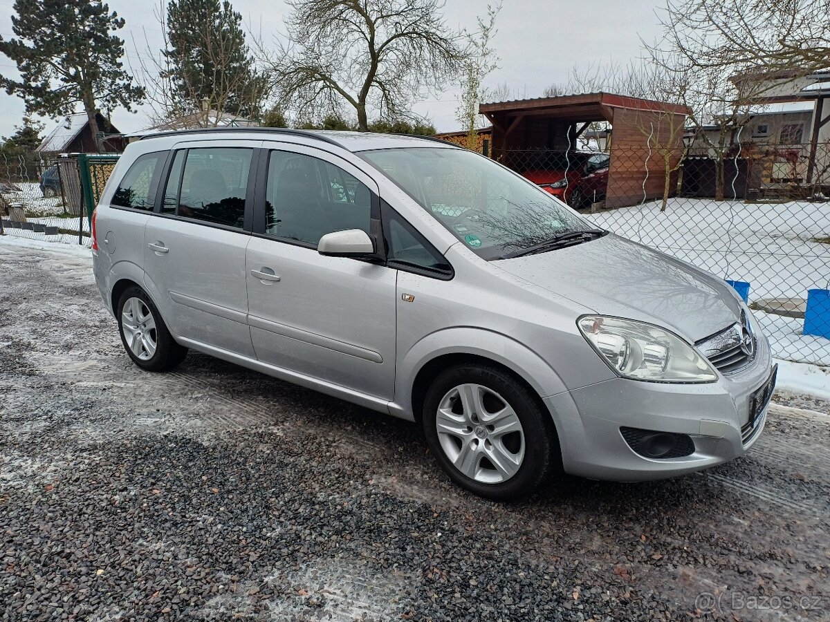LPG ... 7 místné..Benzínová Opel Zafira 1.8 ... - 8