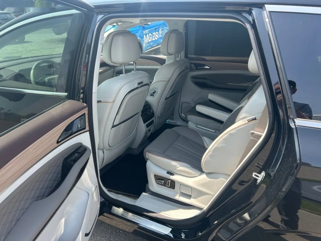 Dongfeng U-Tour, EXCLUSIVE FR 4 - 8