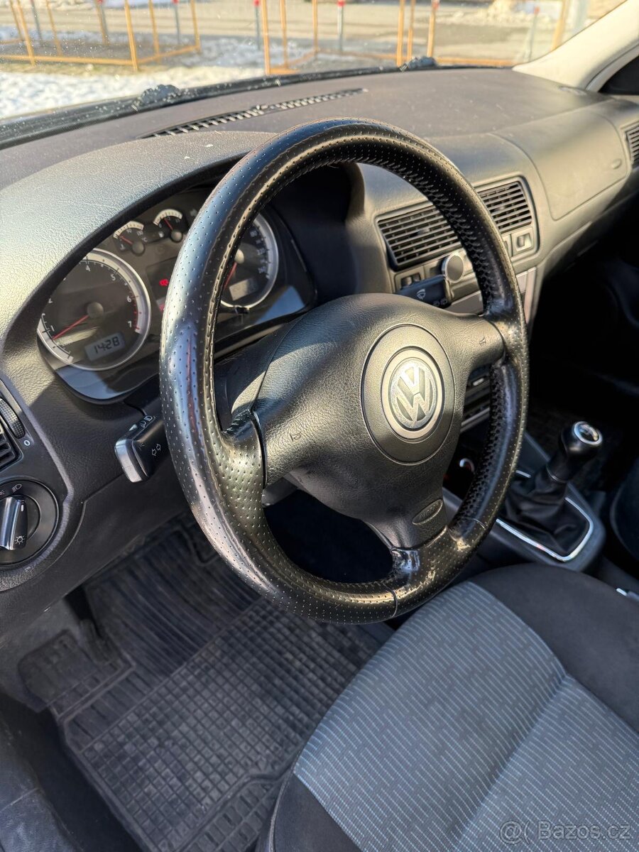 VW GOLF IV VARIANT - 8