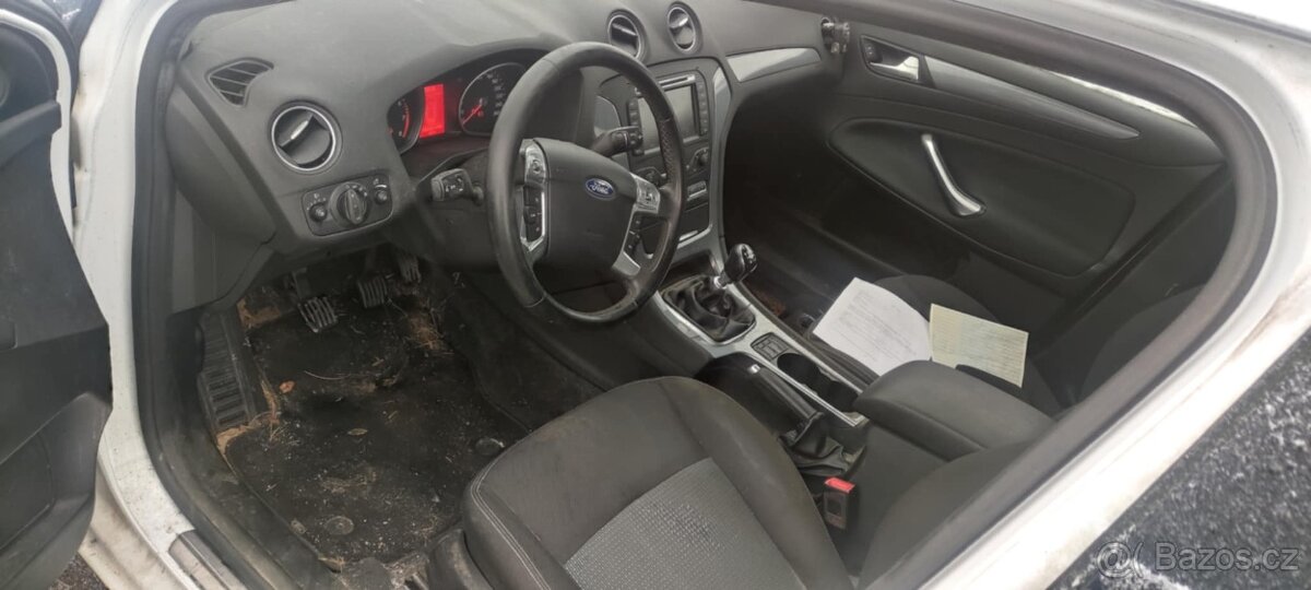 Ford Mondeo 1.6i - 8