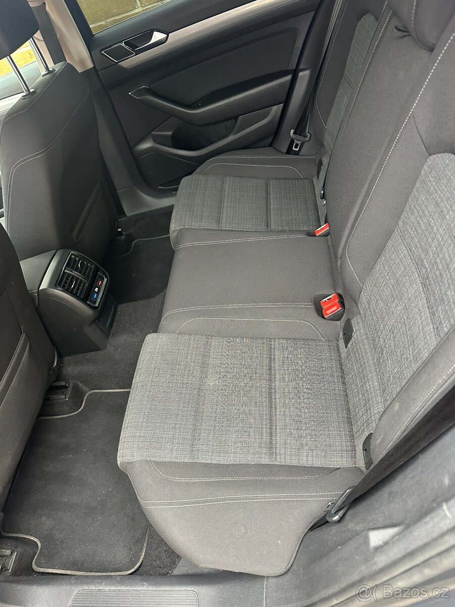 Passat 2.0 TDi 110 kW, DSG, LED, nový servis i rozvody - 8