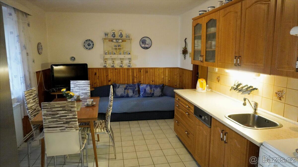 Prodám RD 3+1 s garáží, zahradou a pergolou - Skochovice - 8