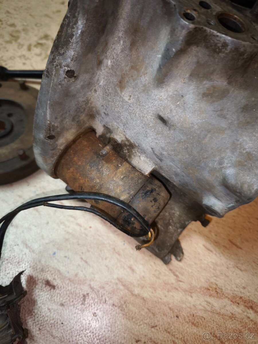 Nekompletní motor BMW R2 - 8