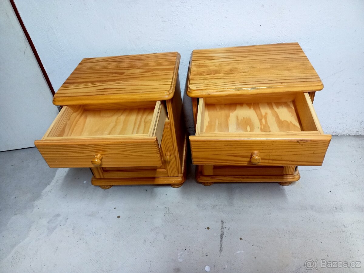 Prodám 2 x 2 hezké noční stolky z masivu. - 8