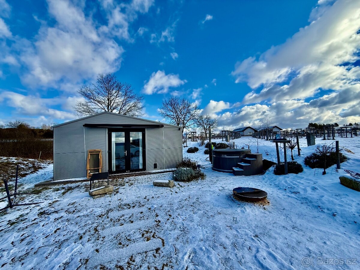 Tiny house – plně vybavený, solární panely, top stav - 8