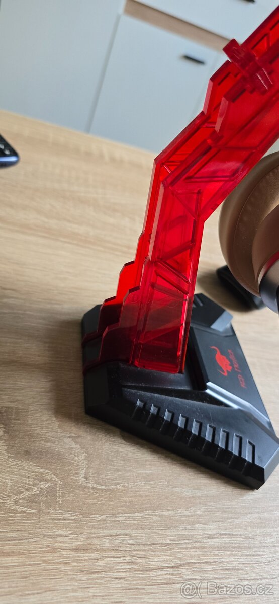 Čtyři kusy-stojánek na sluchátka Red Fighter - 8