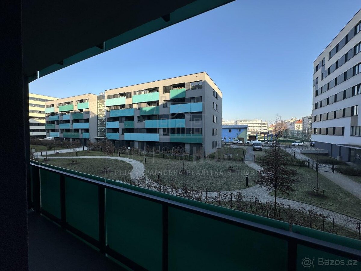 Prodej bytu 2+1 50 m s balkonem, sklepem a GS - 8