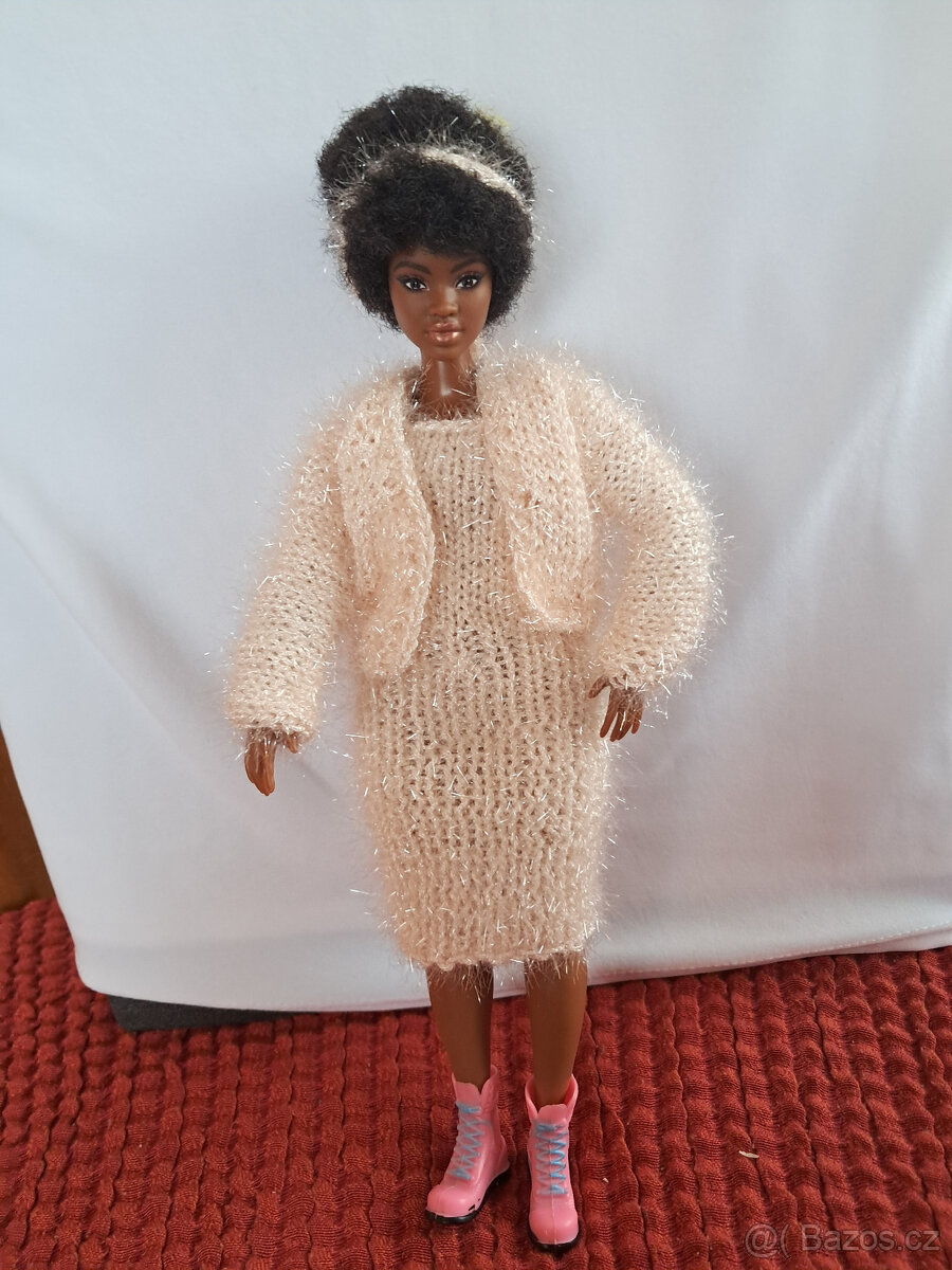 Sběratelská panenka Barbie černoška - 8