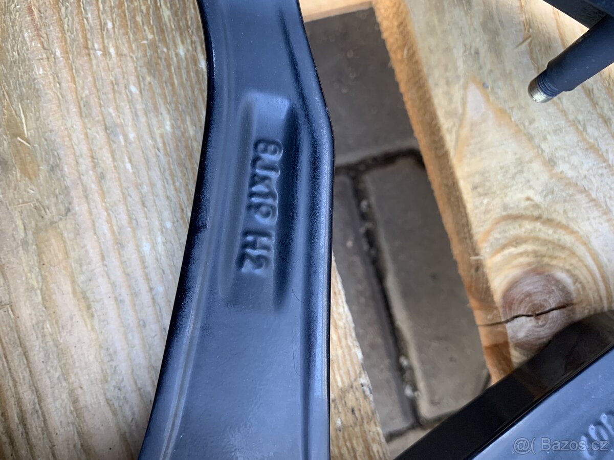 Alu kola černé Rial Lucca 8J r19 et40 - 8