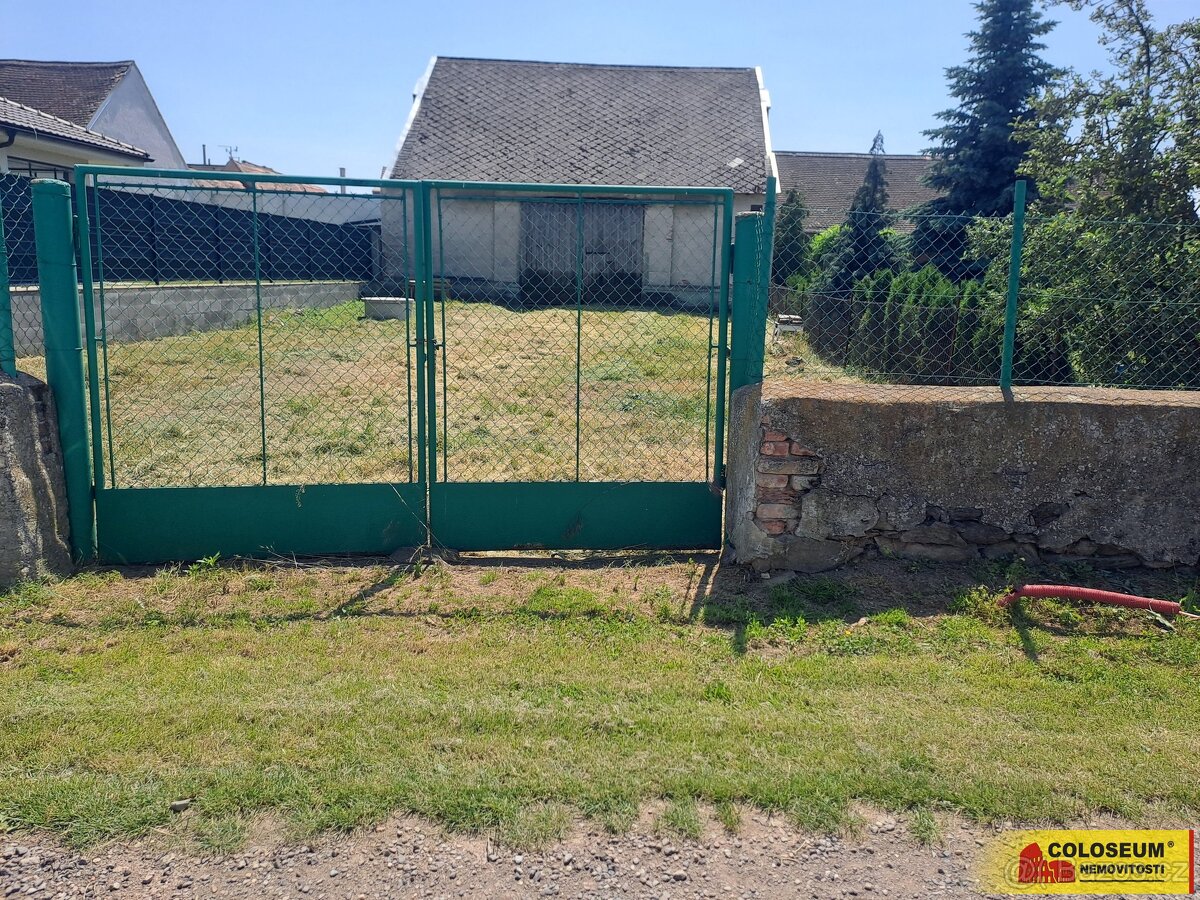 Kuchařovice, RD 4+1,190 m², zahrada, stodola – rodinný dům - 8