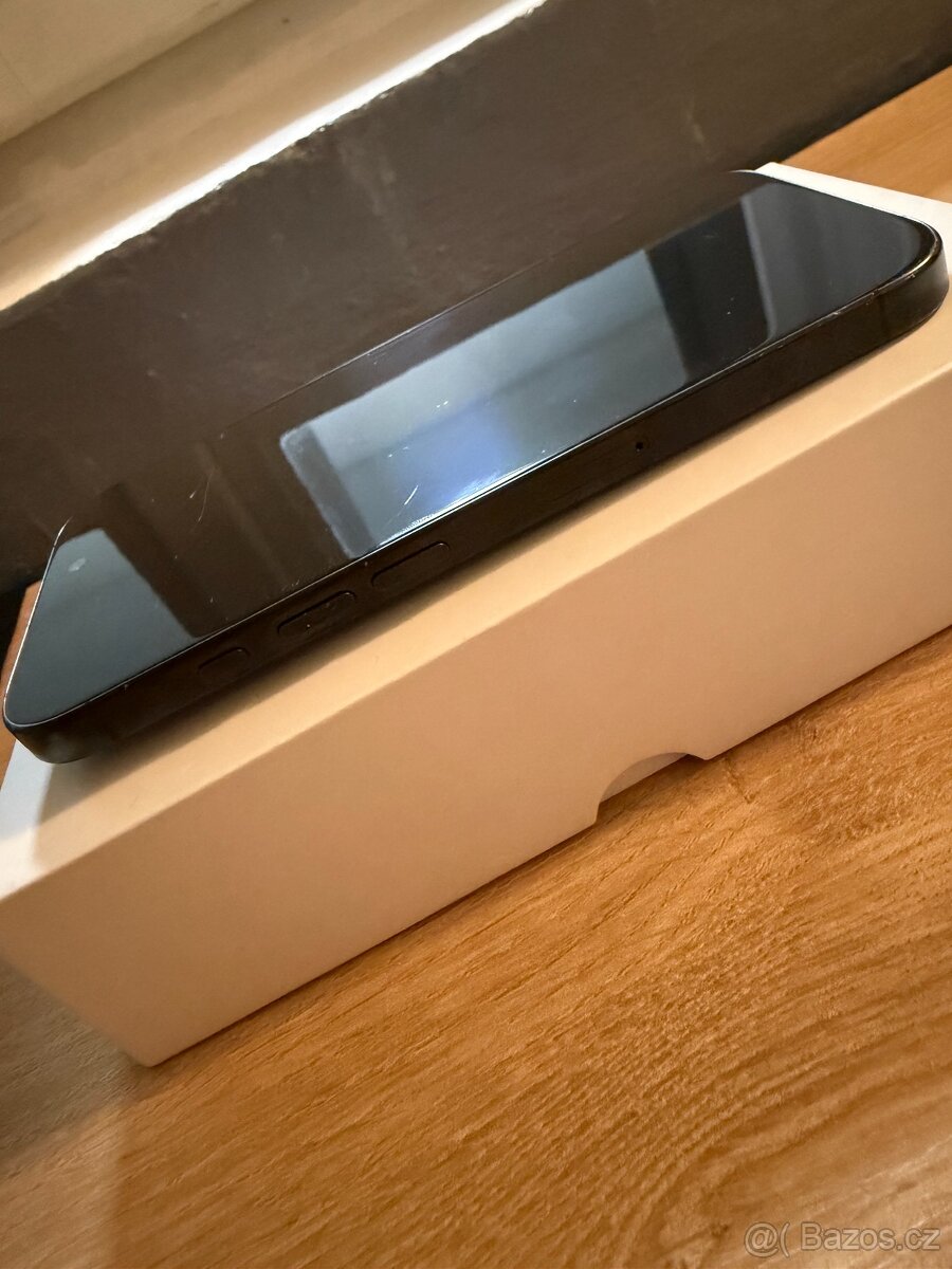 iPhone 16 Pro 128GB Černý, Baterie 92% - 8