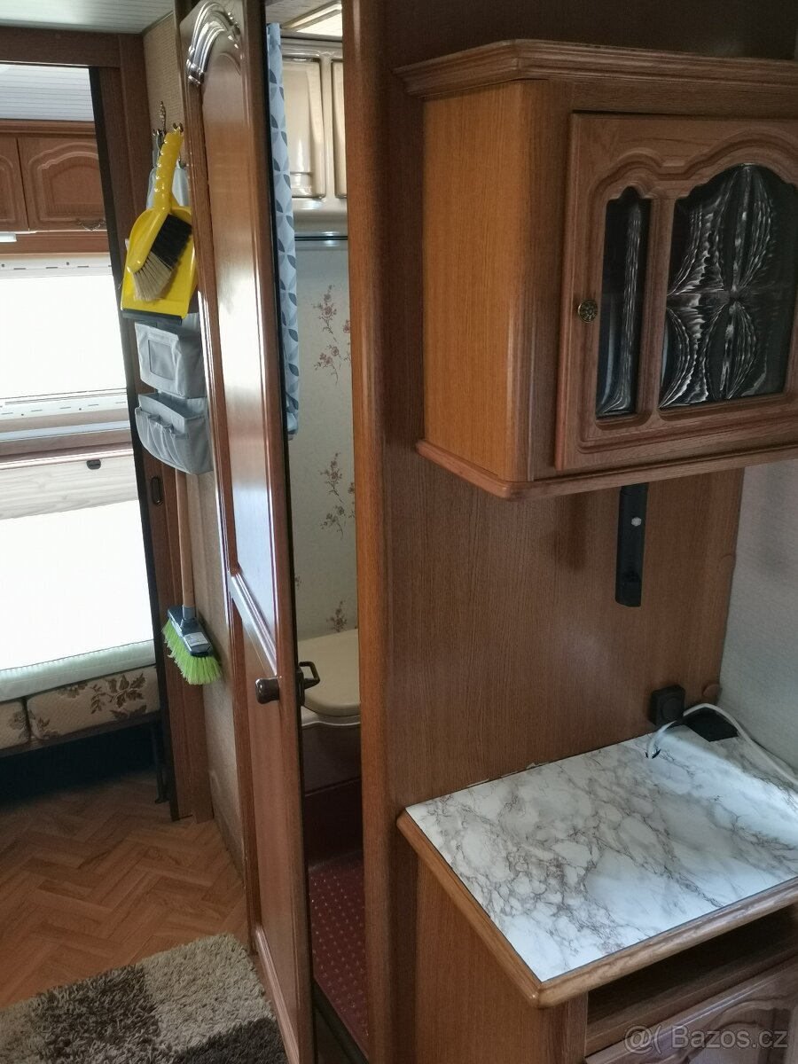 Karavan Hobby 495 Prestige - SOLÁRY - 8
