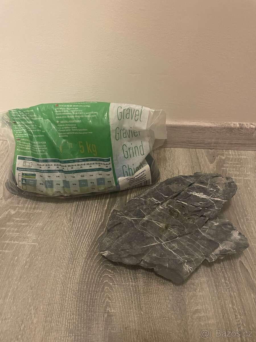 Akvarium 30l + vybavení - 8