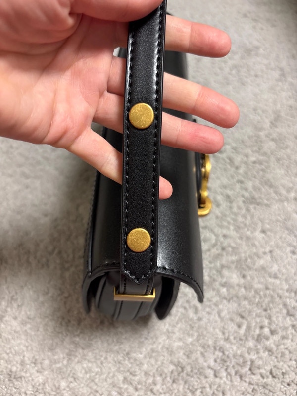 Guess Hensely černá kabelka crossbody - 8