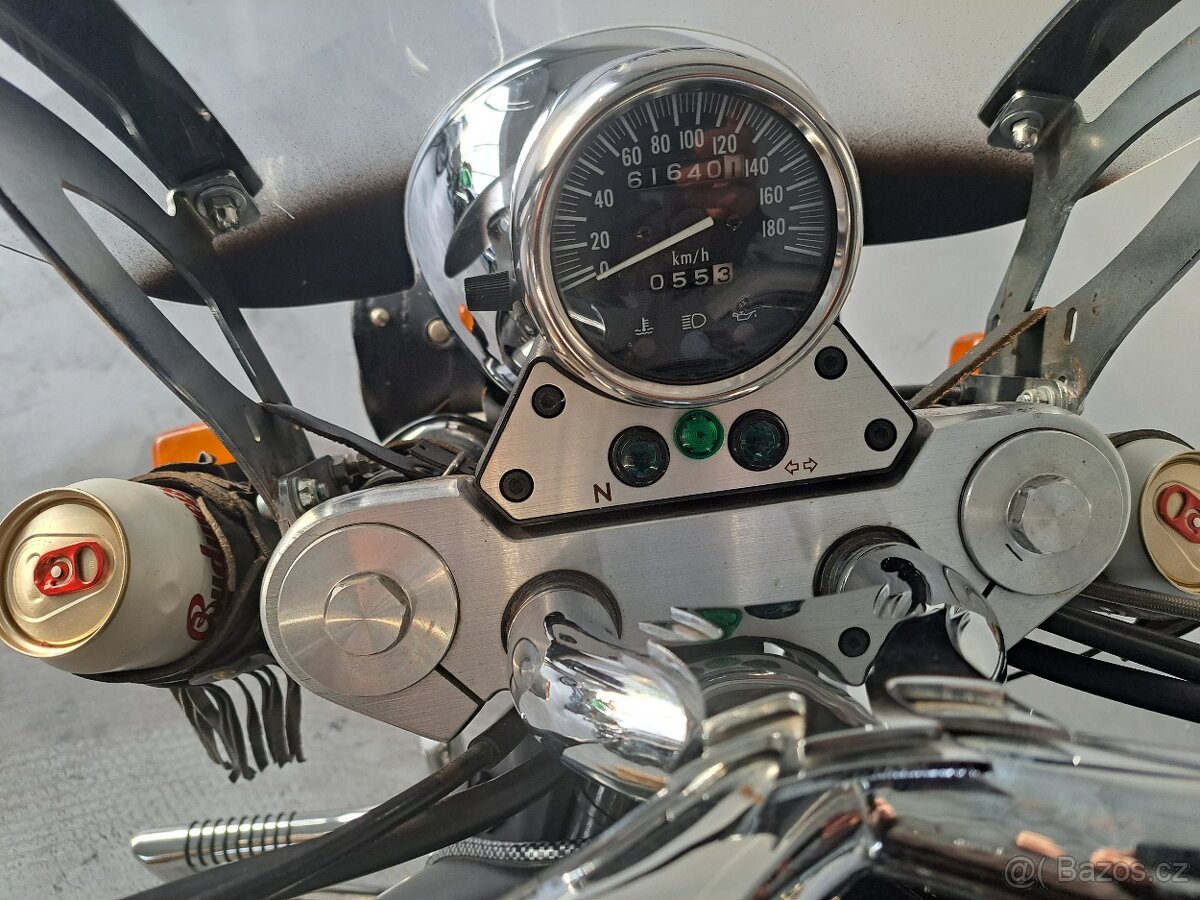 Suzuki VZ 800 Marauder - 8