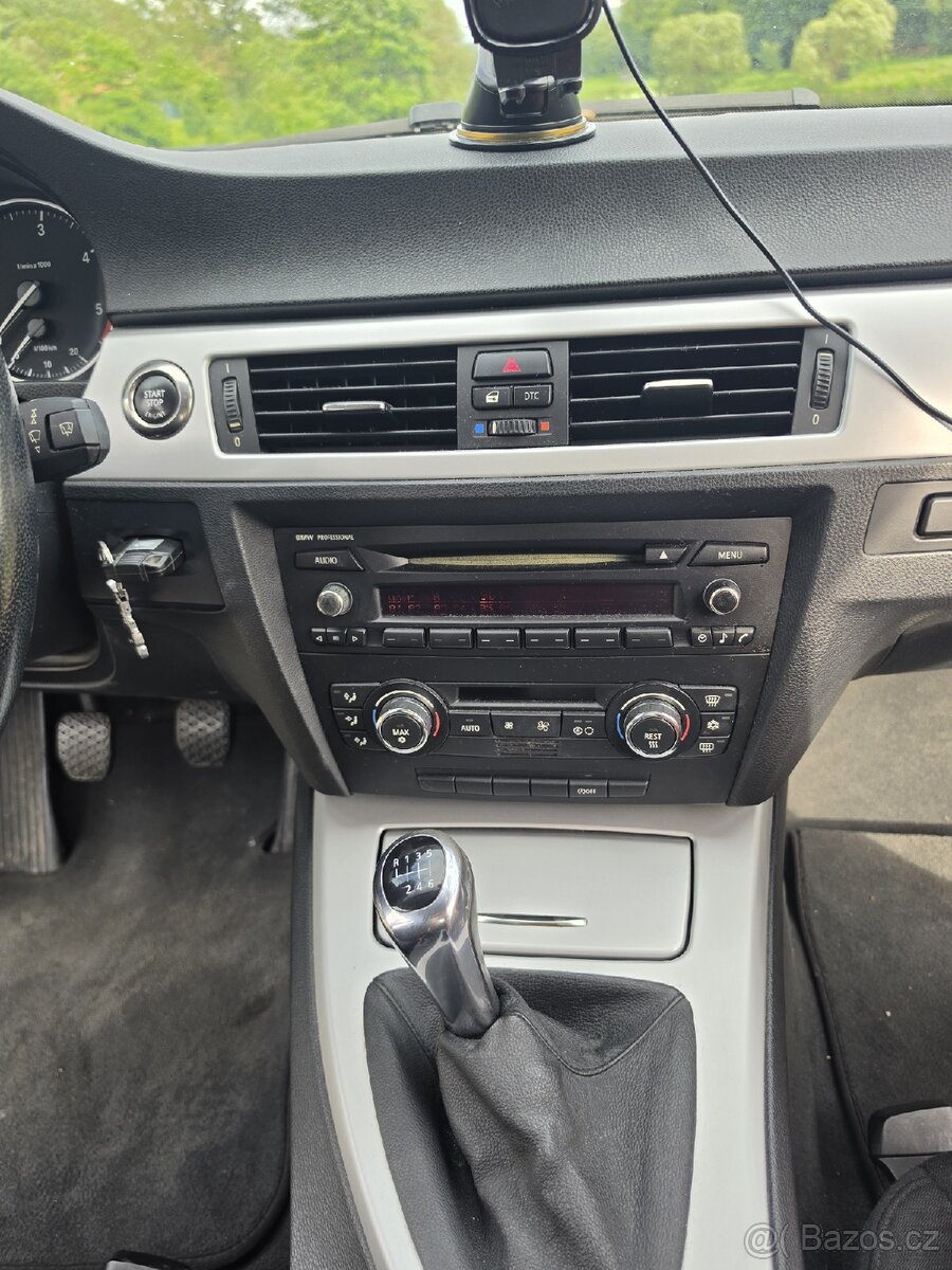 BMW 320D - 8