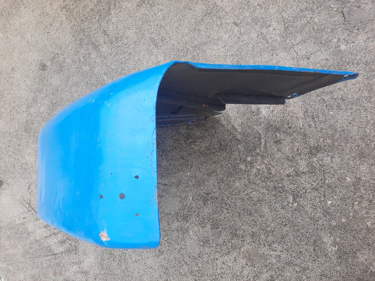 Prodám pravy zadní blatník na zetor 2011-2511 - 8