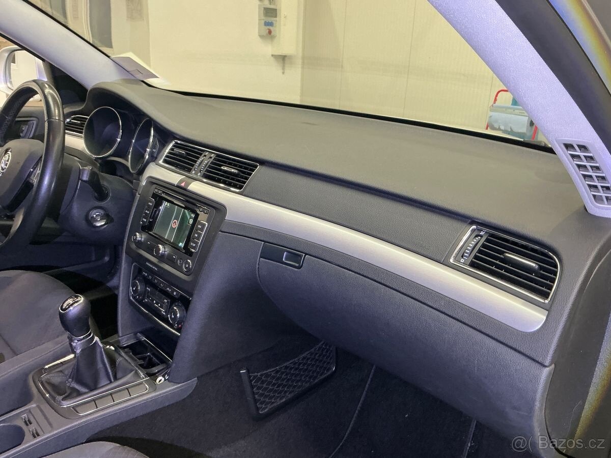 Prodám Škoda superb 2.0TDI 125KW R.V 2015 DPH - 8