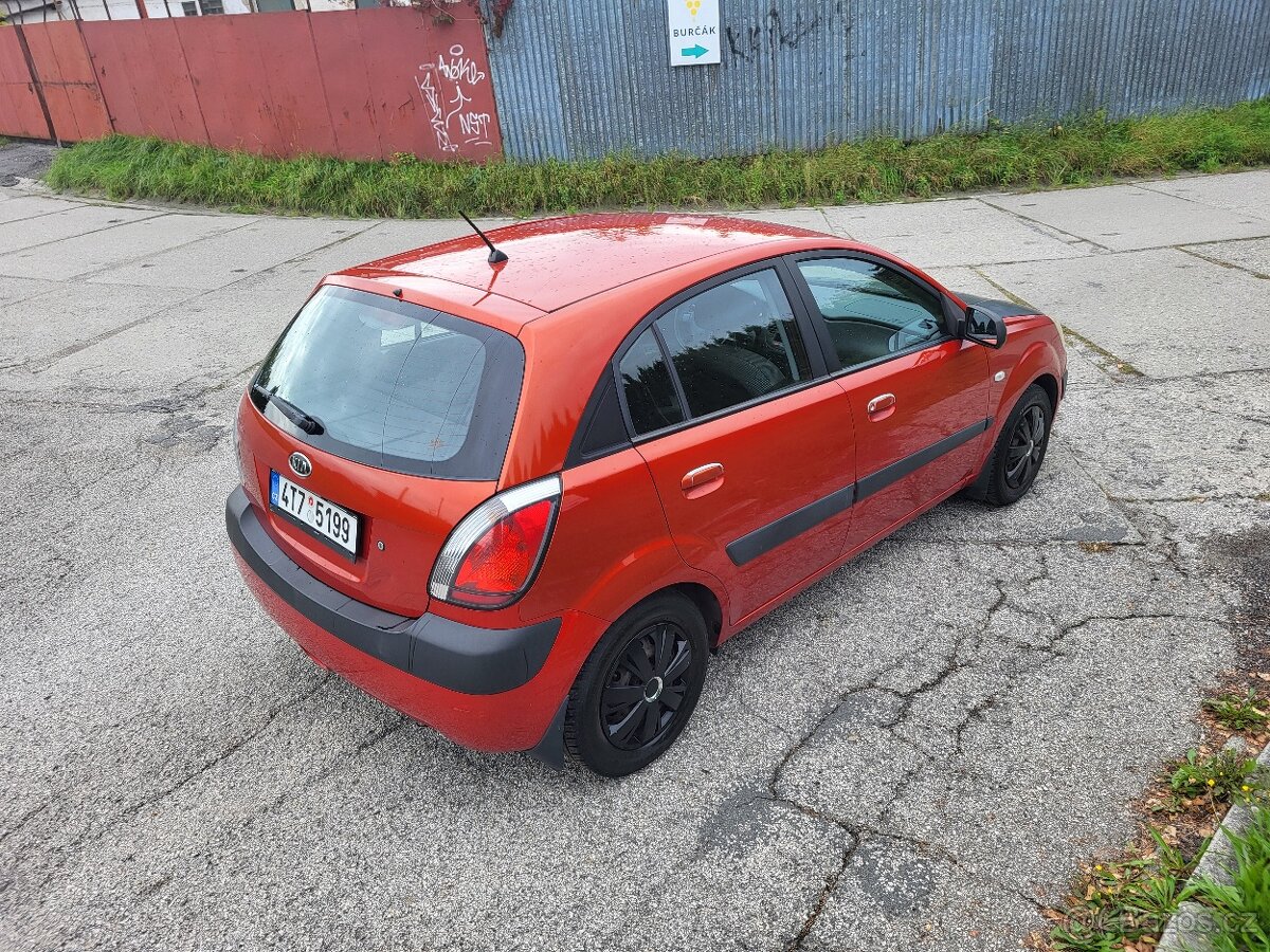 Kia Rio 1.4i 71kw nová STK - 8