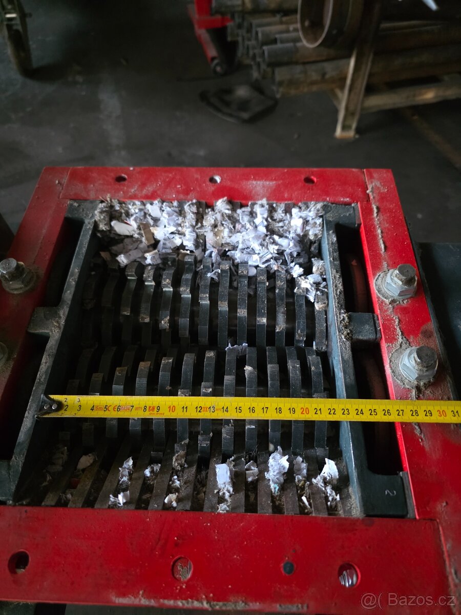 Dvourototovy drtič pomalubezny - 8