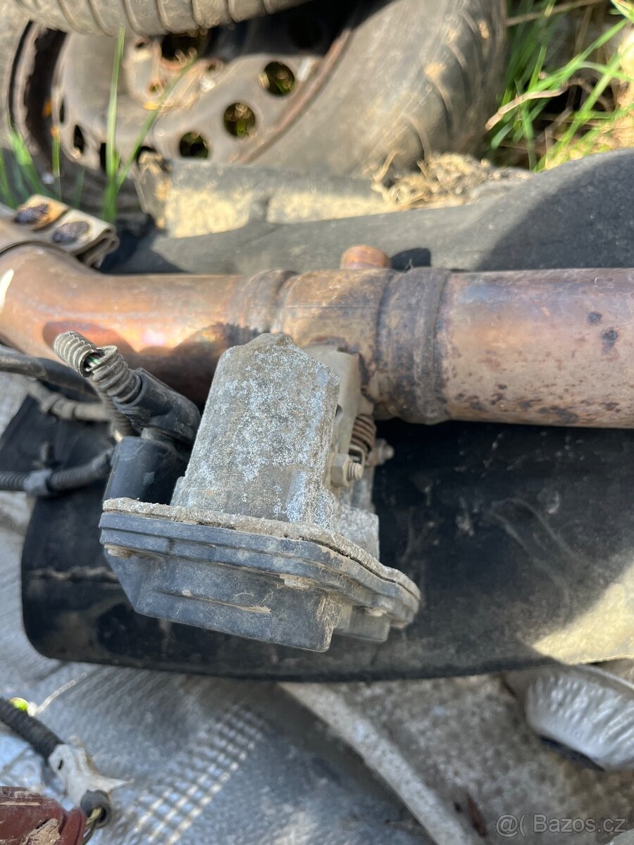 Výfuk náprava nárazník - 8