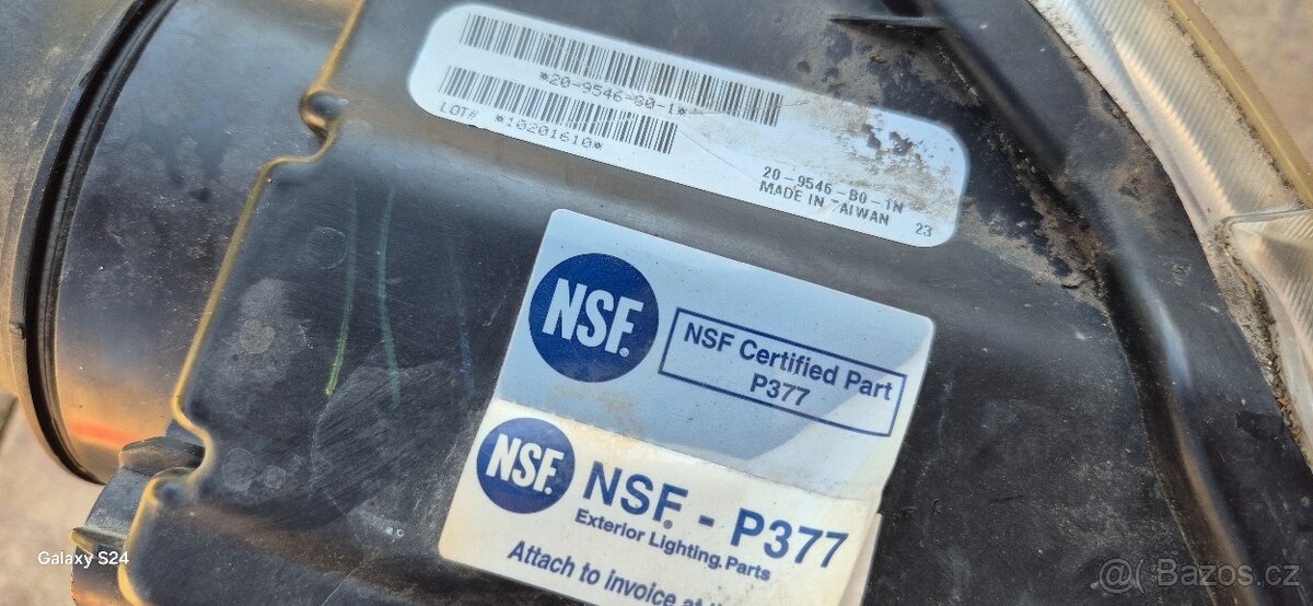 Prodám na Dodge Durango LP světlo poškozené - 8