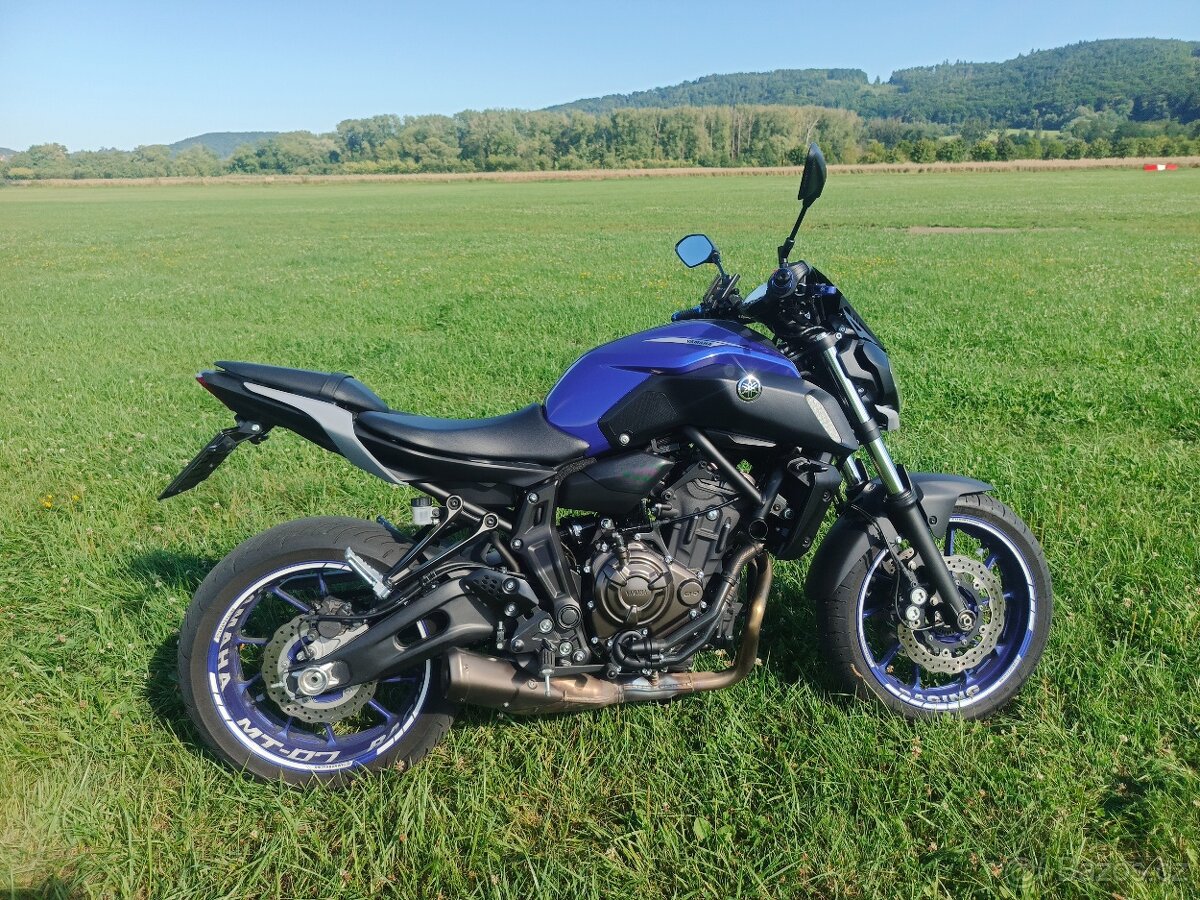 Yamaha MT 07 - 8
