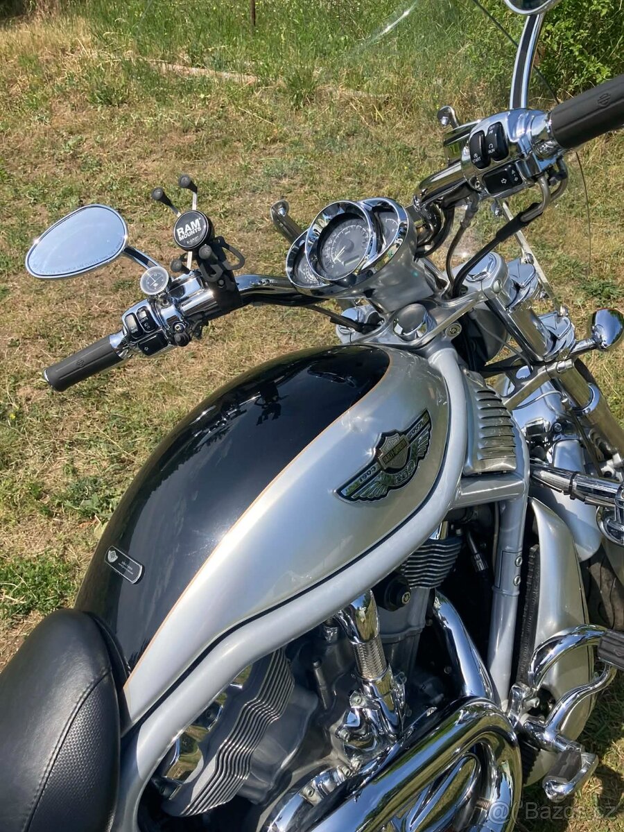 Harley Davidson V-Rod model 2003 - 8