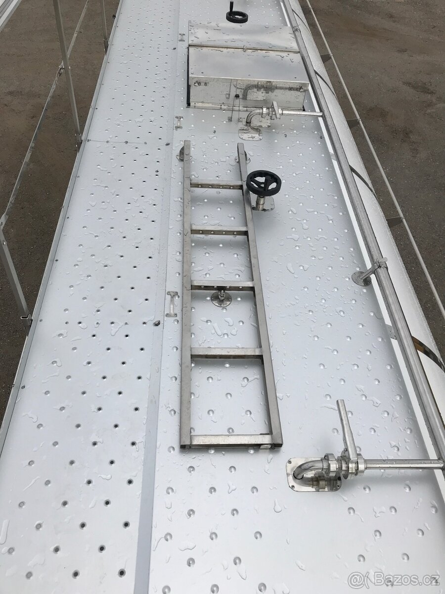 Cisterna na potraviny vč. mléka 30.000 ltr - 8