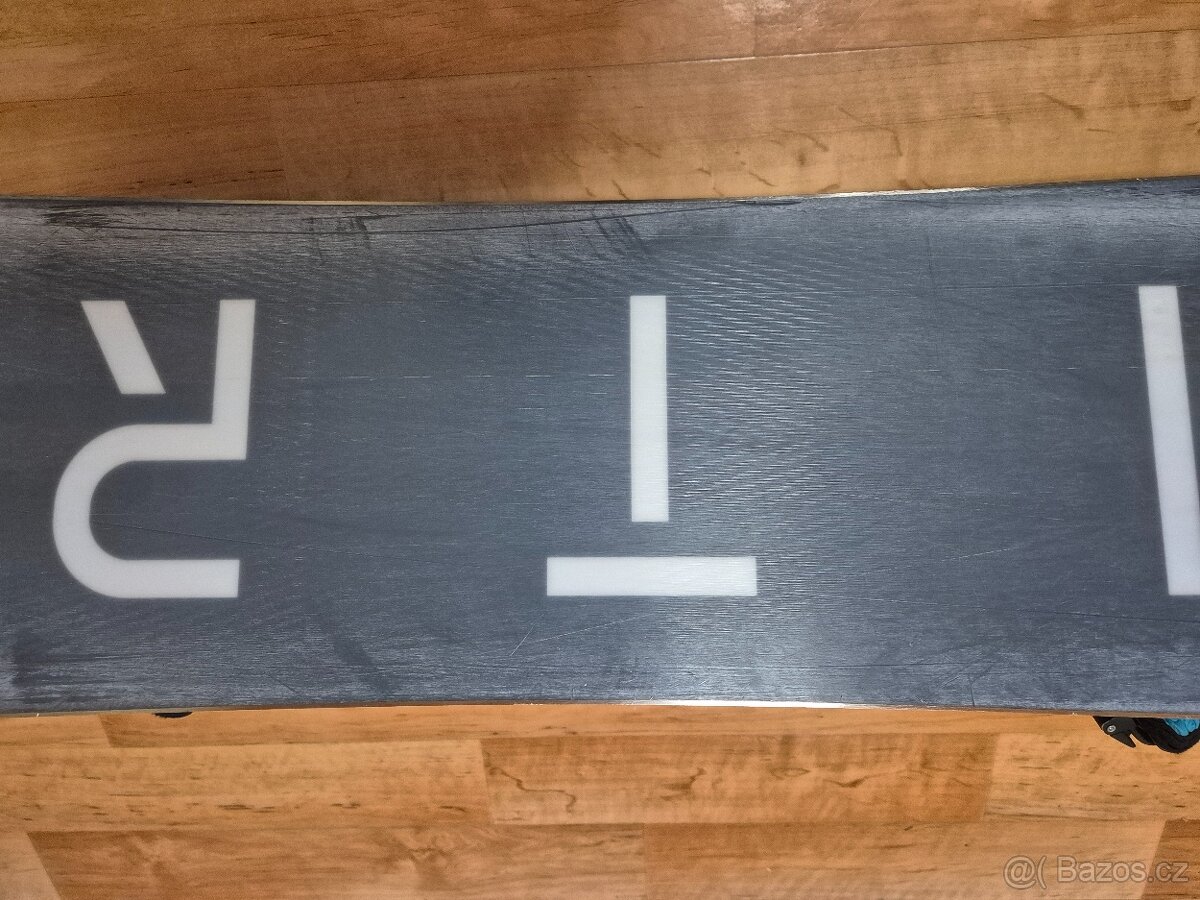 Snowboard Nitro Future 142 cm + vázání Flow - 8