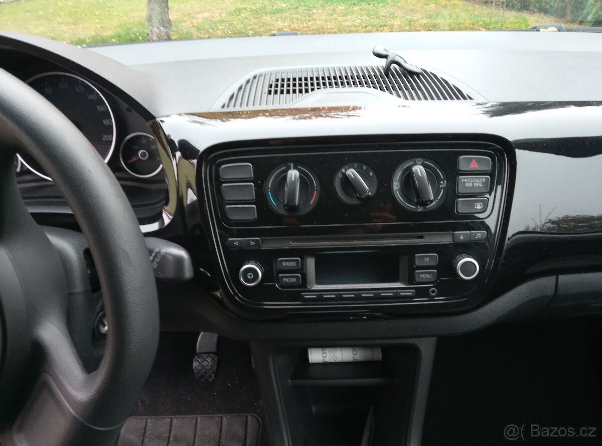 Prodám VW UP - 8