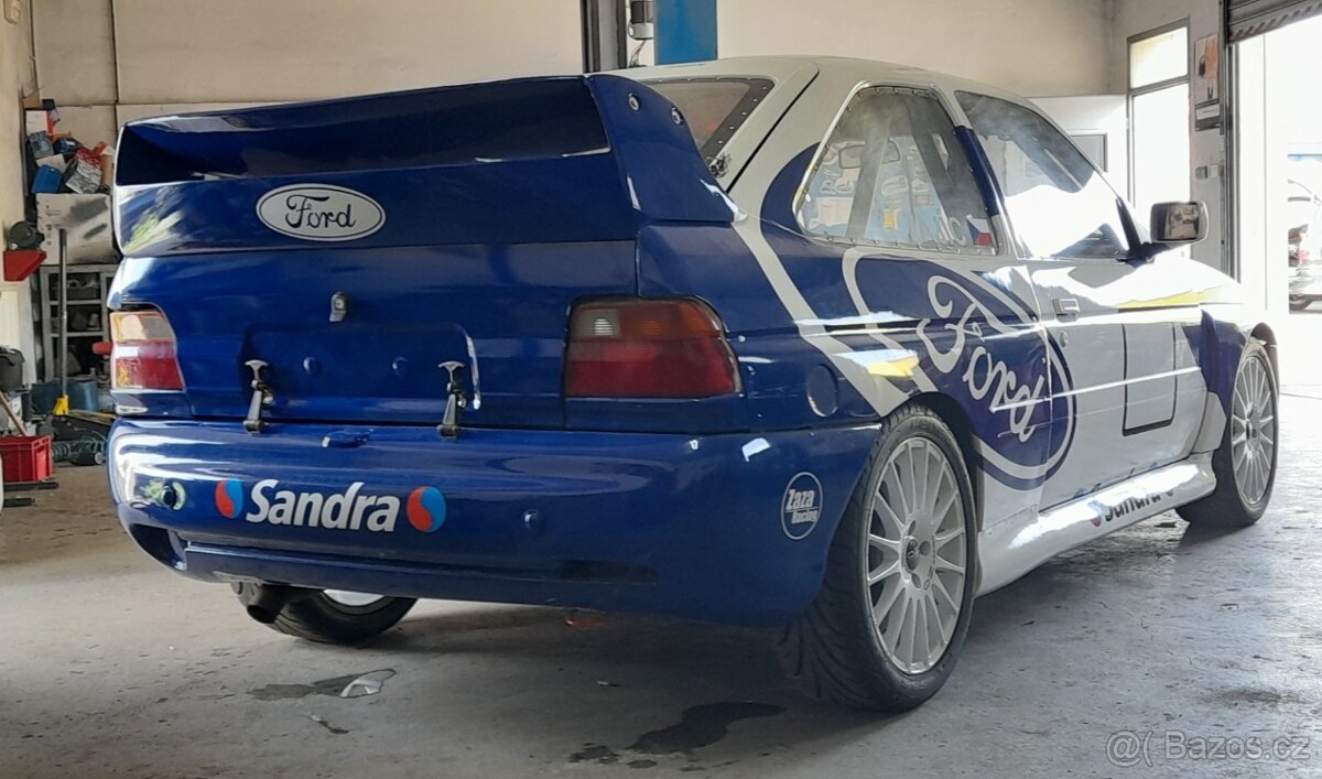 Ford Escort RS2000 Závodní replika - 8