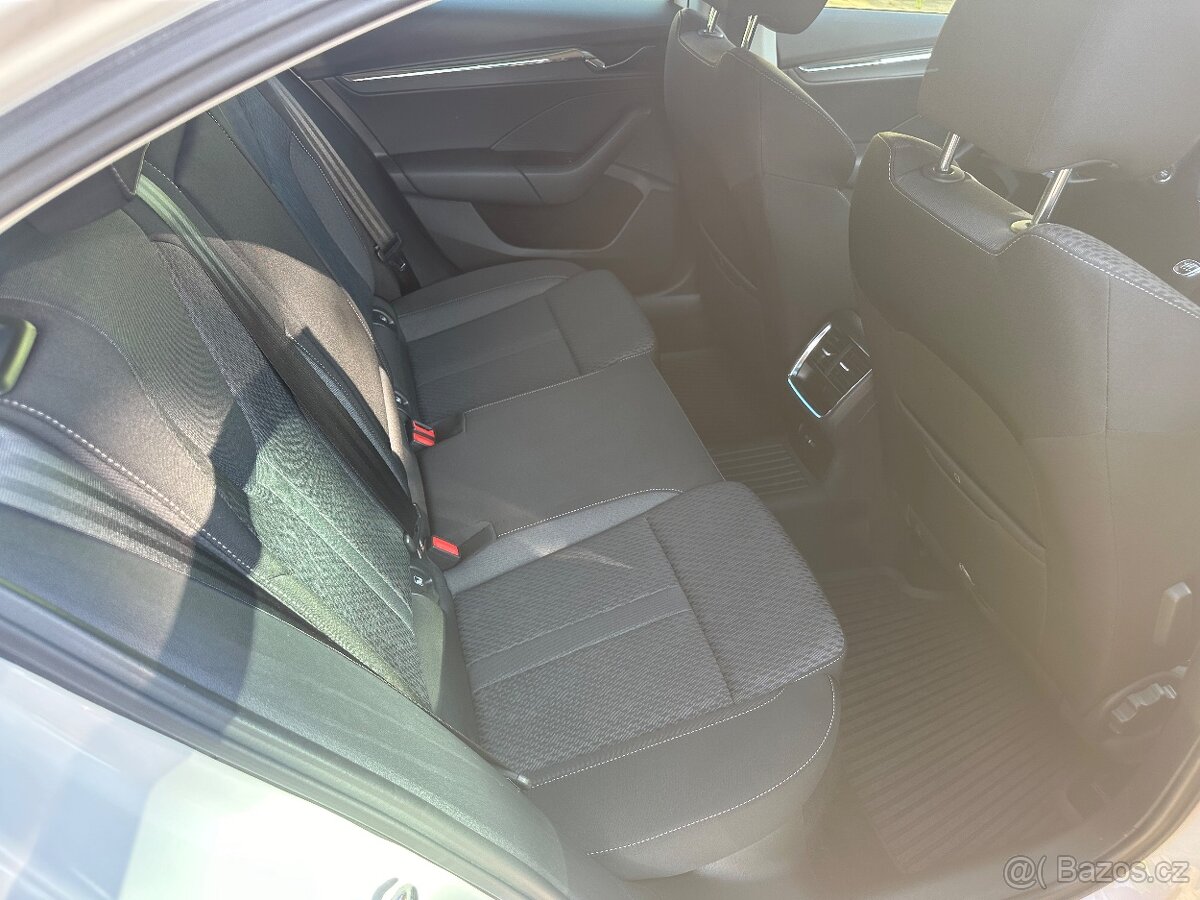 PRONÁJEM VOZIDLA SKODA OCTAVIA STYLE 2.0 TDi, R.V.2023, NA T - 8