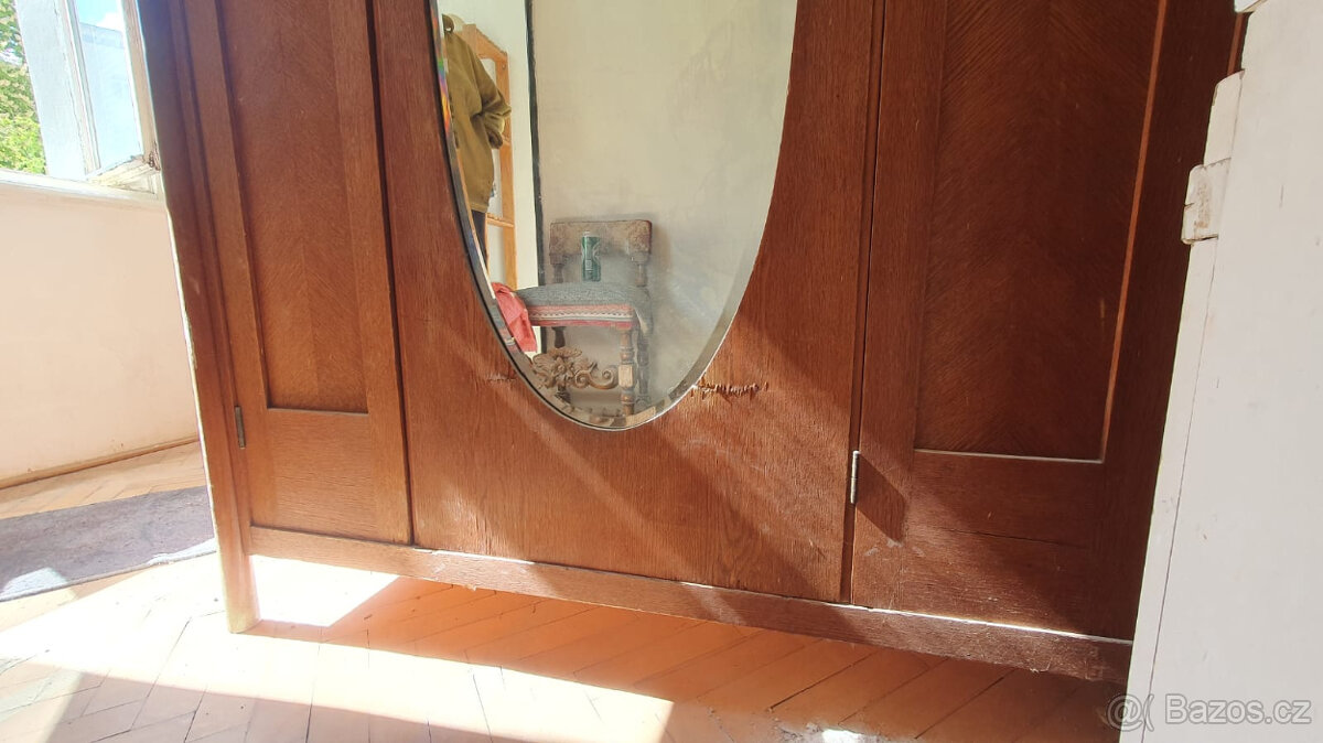 Retro nábytek - 2x skříň + 2x noční stolek - 2000,--/ks - 8