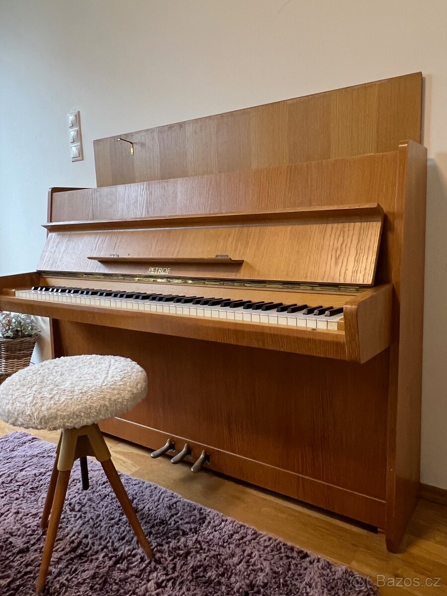 Pianino Petrof P 100 Harmonie 5 - 8