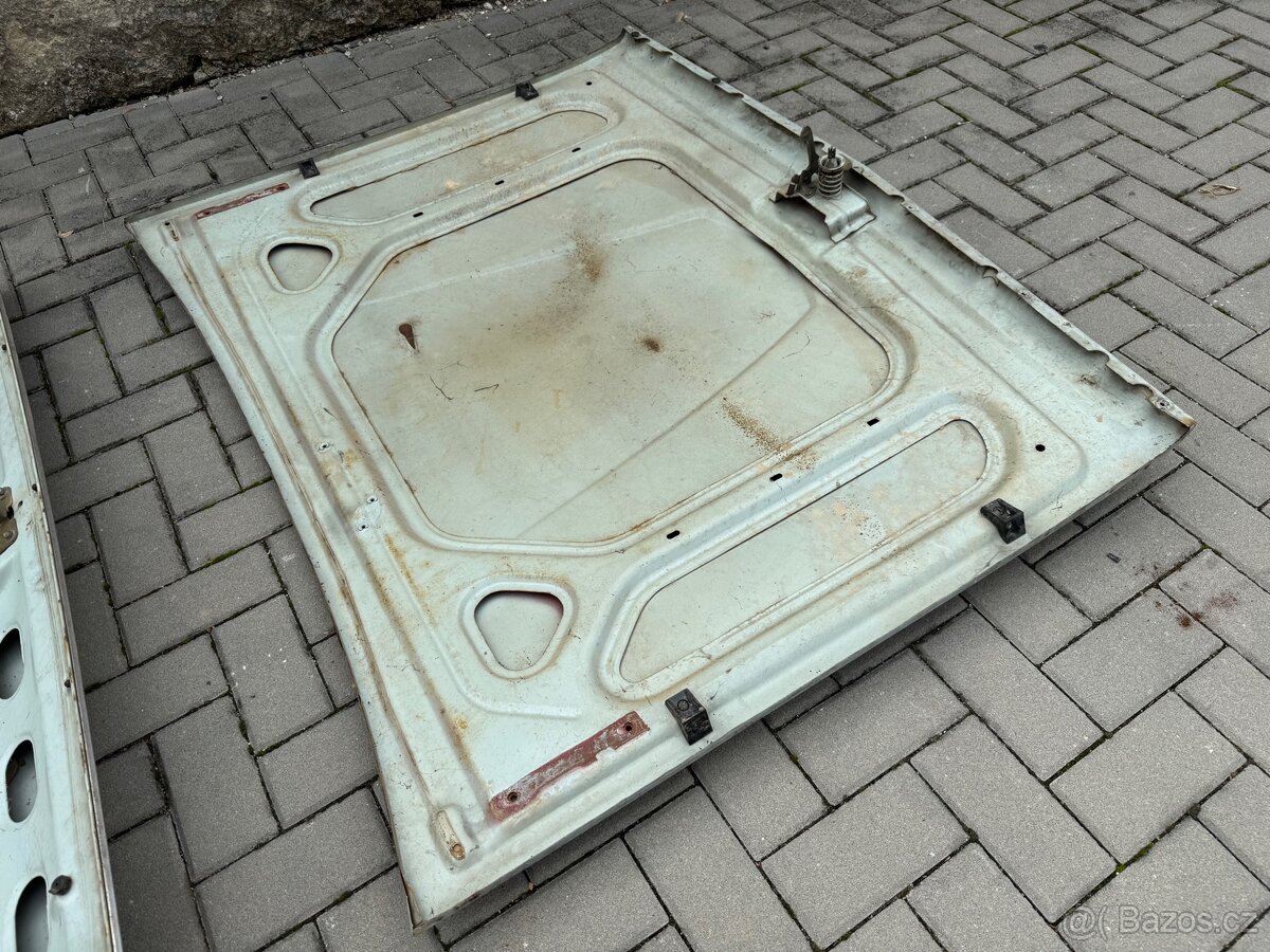 Volha Gaz 24 , přední kapota- zadní víko kufru - 8