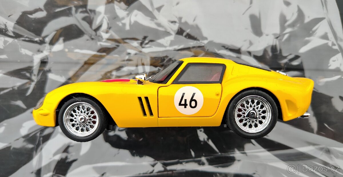 Kovové modely Ferrari - 8