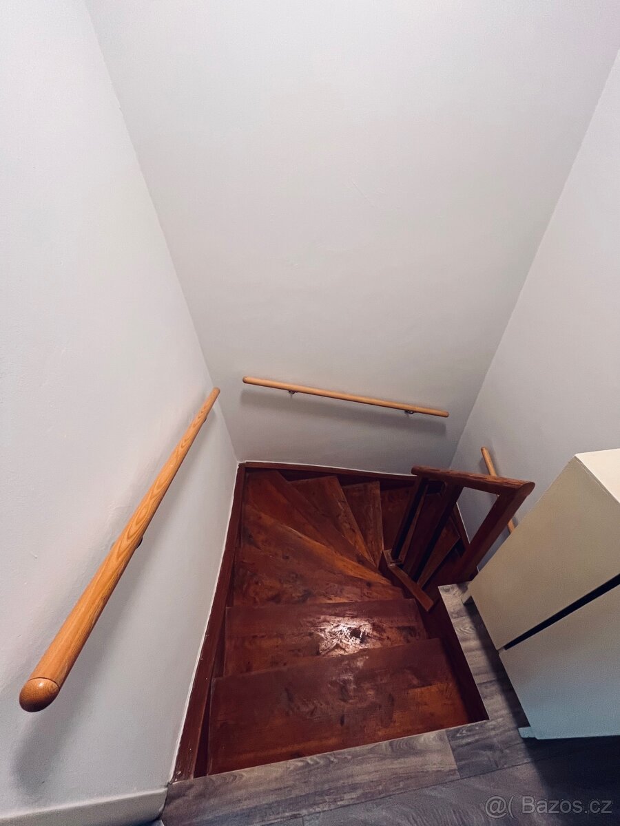 Rodinný dům k pronájmu - 8